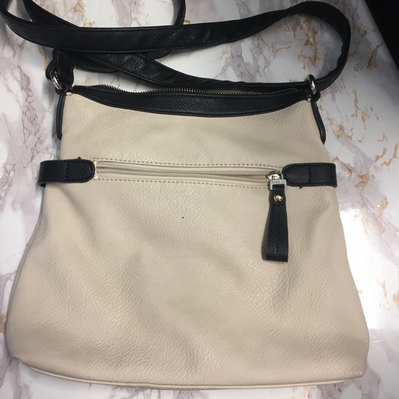 Authentic Gorgeous GUSSACI Leather Bag - Picture 8 of 14